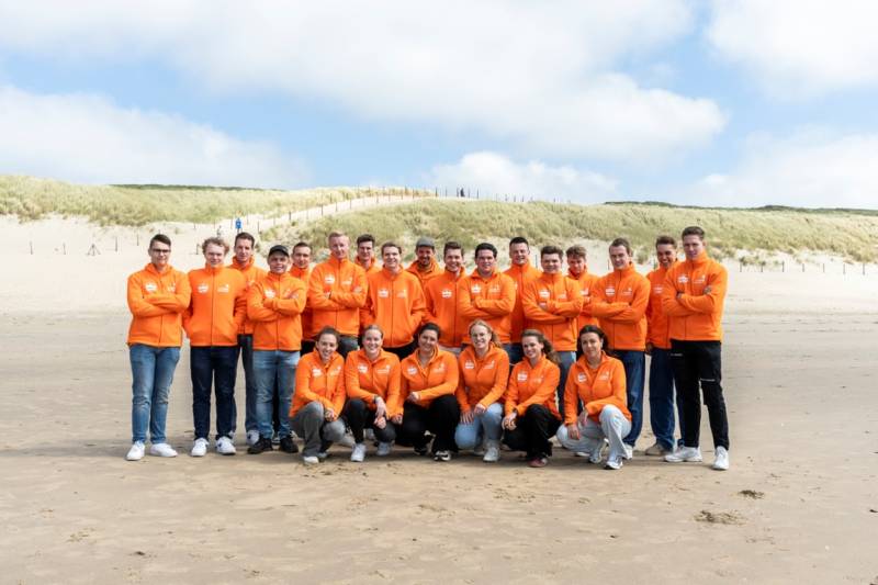 Team NL tijdens een gezamenlijke trainingsdag, Nick als vijfde van links