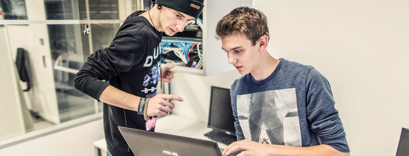 Allround medewerker IT systems and devices